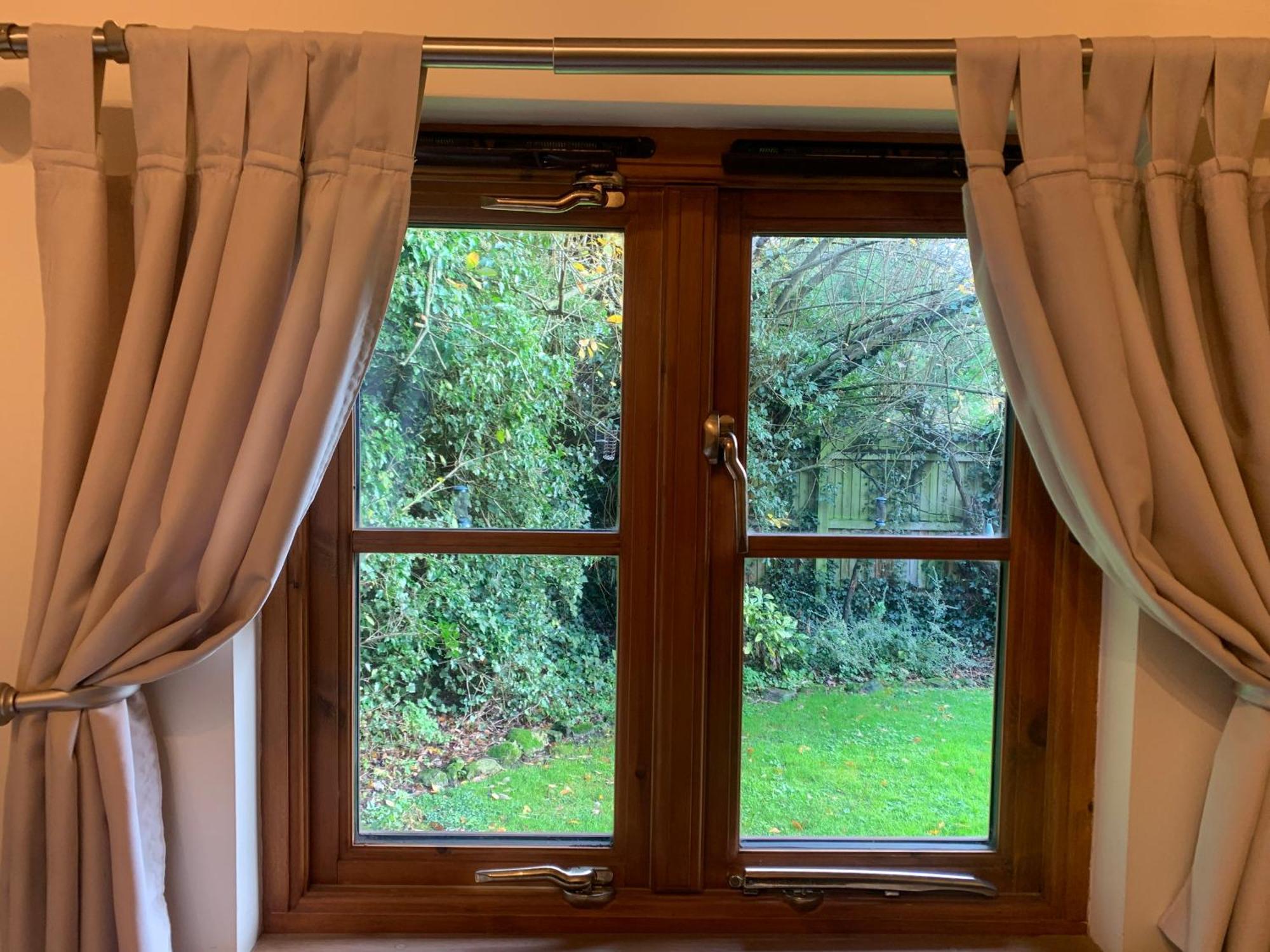 Holiday home New Cosy - View & Log Burner - Dog Proof Garden Rolvenden